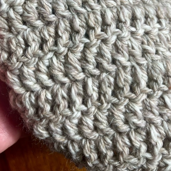 Gorgeous hand crochet 100% Washable Merino Wool Dog Coat/Sweater, beige/oatmeal - Picture 8 of 9